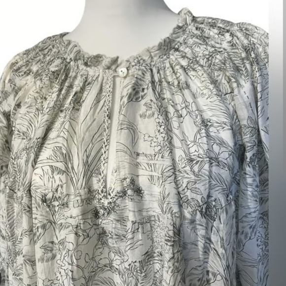 HUF Wome's Gray Tiered Gown with Bishop Sleeves - Picture 4 of 13